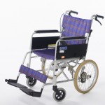 車いすの画像。情報にもバリアフリーを。障がい者とその関係者のコミュニティ、情報サイト。ナレバリ